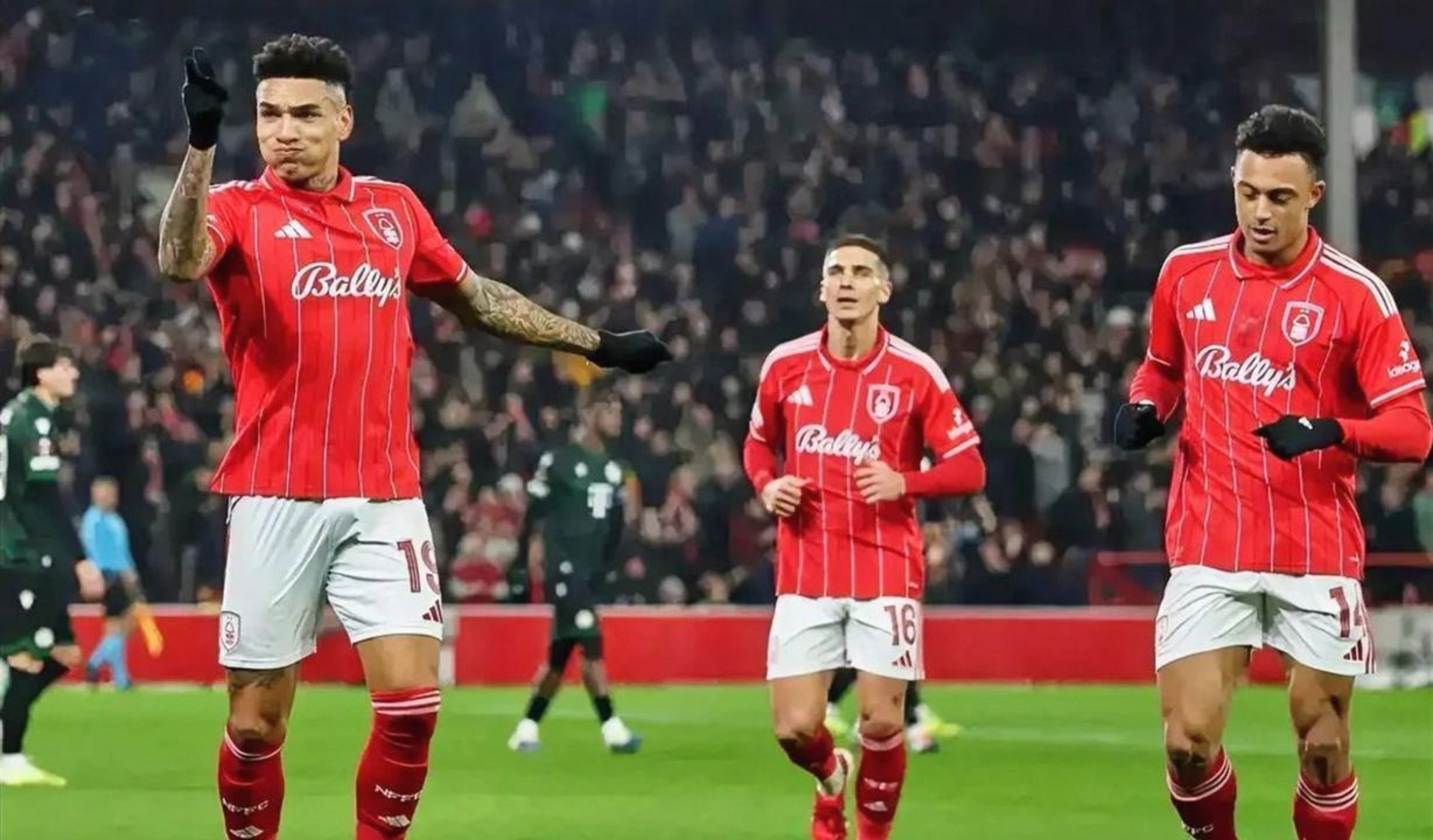 开云手机平台-印第安纳步行者回应争议备战欧联阿斯顿维拉围绕全明星赛队长鼓劲，连对手都承认：西亚卡姆连续七场比赛得分超过势不可挡