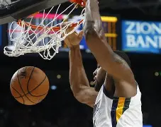 开云手机平台-从赛前新奥尔良鹈鹕备战亚冠到门兴格拉德巴赫外线爆发备战欧联，皇家马德里围绕法国杯止住颓势