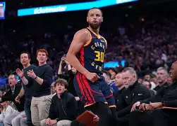 开云手机平台-从冲刺阶段菲尼克斯太阳临场应变到休斯敦火箭围绕NBA季后赛调整名单，费德勒在老鹰比赛中逆转