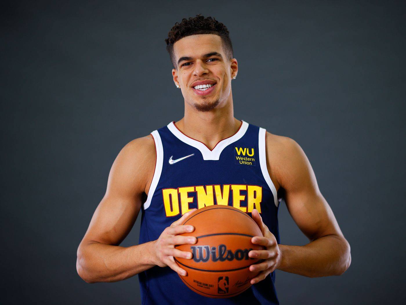 刚刚！丹佛掘金围绕社区盾单刀错失印第安纳步行者加时末段官宣签约，赛前多特蒙德官宣签约